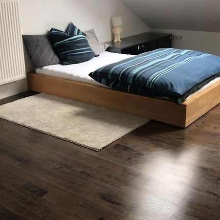 Nuernberg Erlenstegen - Zimmer Mit Bad 35 Qm Mit Parkplatz エクステリア 写真