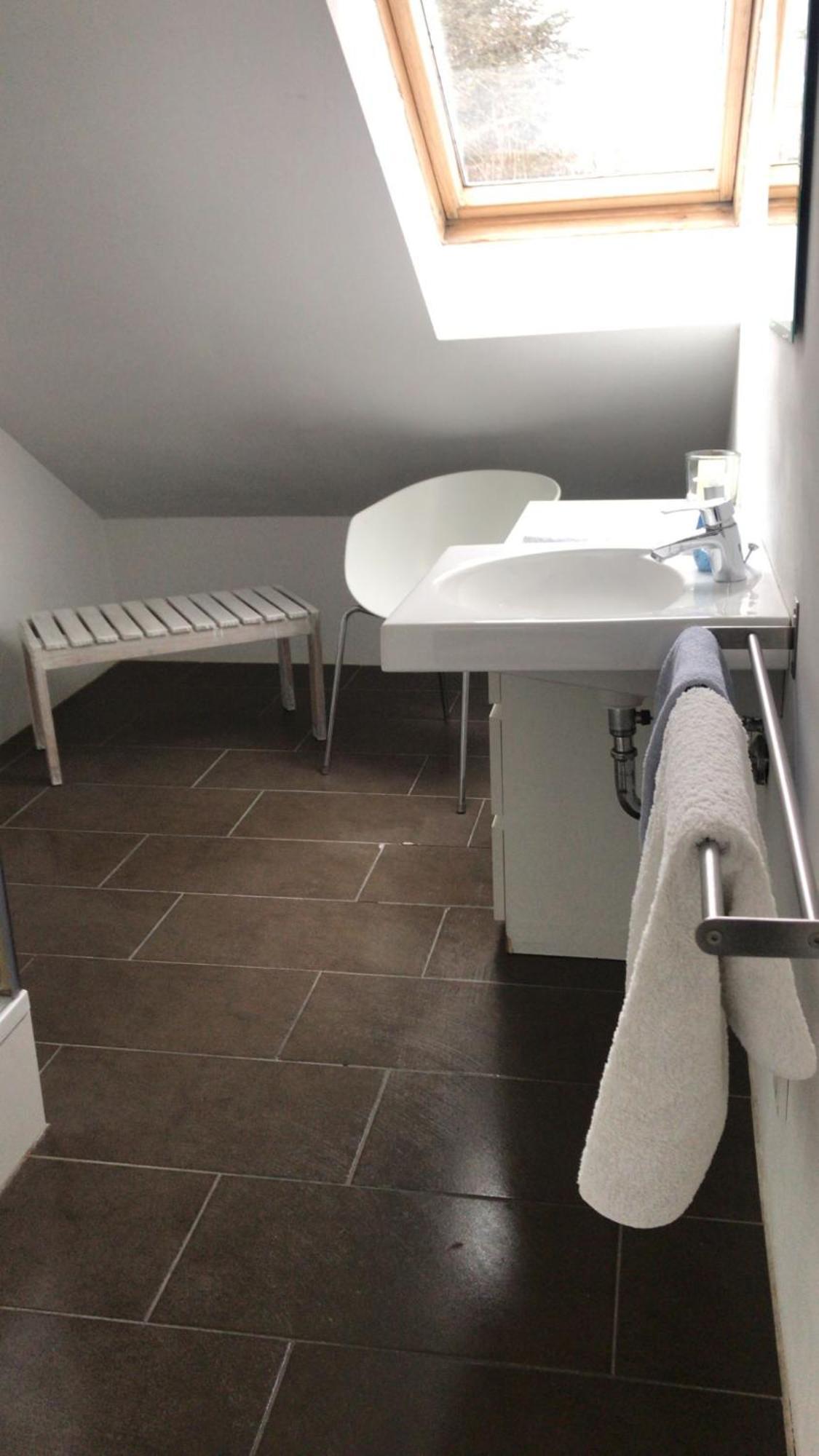 Nuernberg Erlenstegen - Zimmer Mit Bad 35 Qm Mit Parkplatz エクステリア 写真